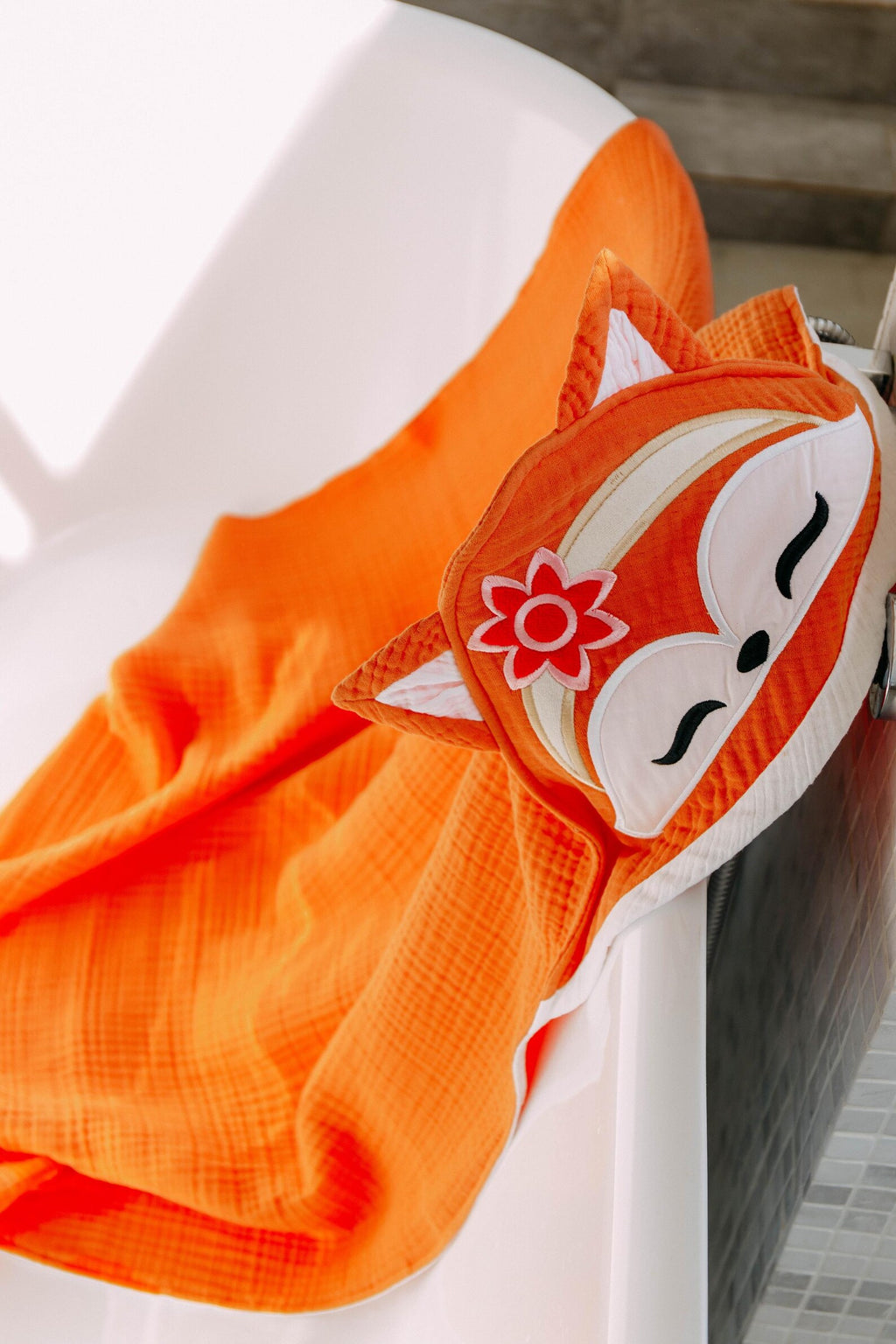 Muslin Hooded Towel with Fox Embroidery
