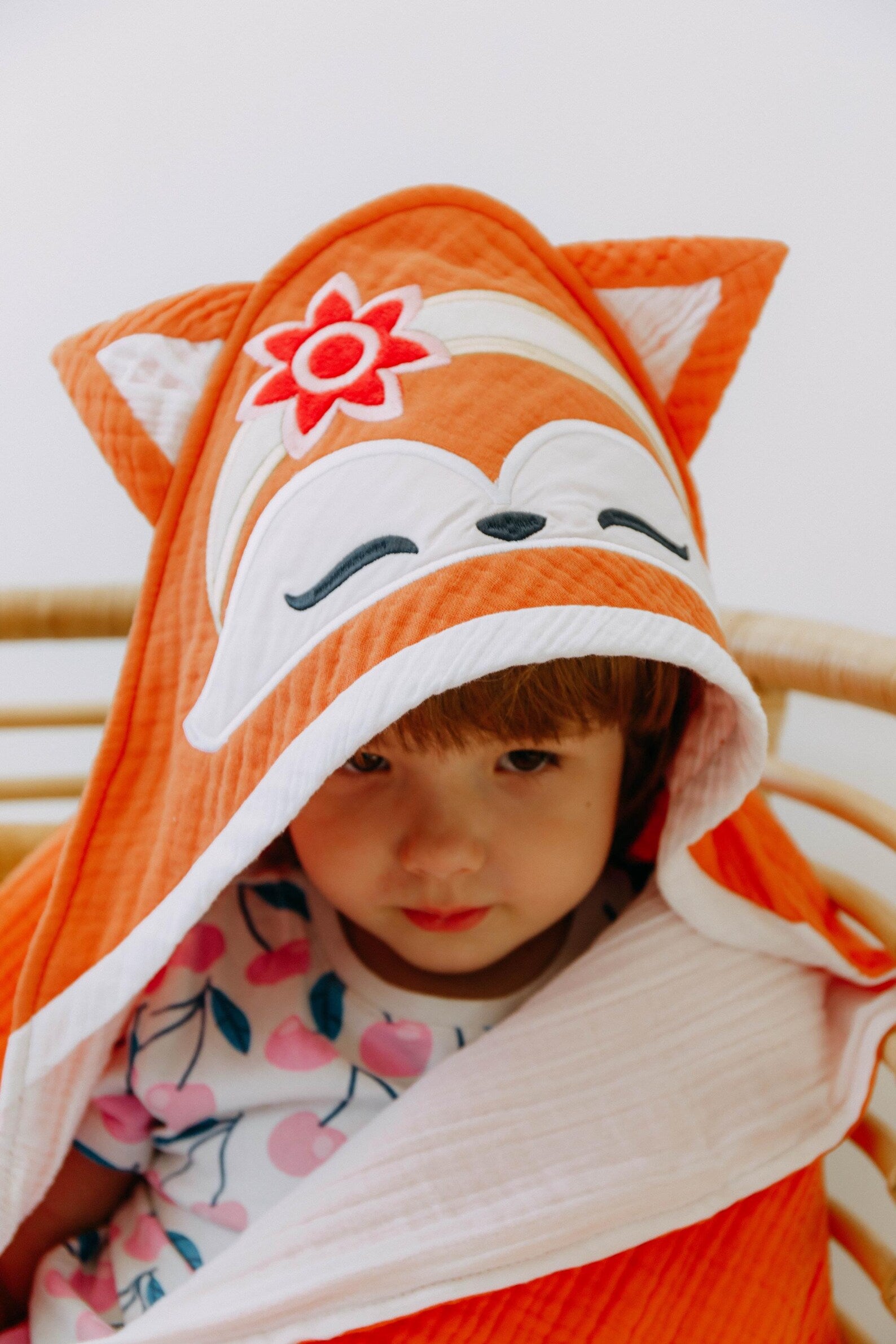 Muslin Hooded Towel with Fox Embroidery