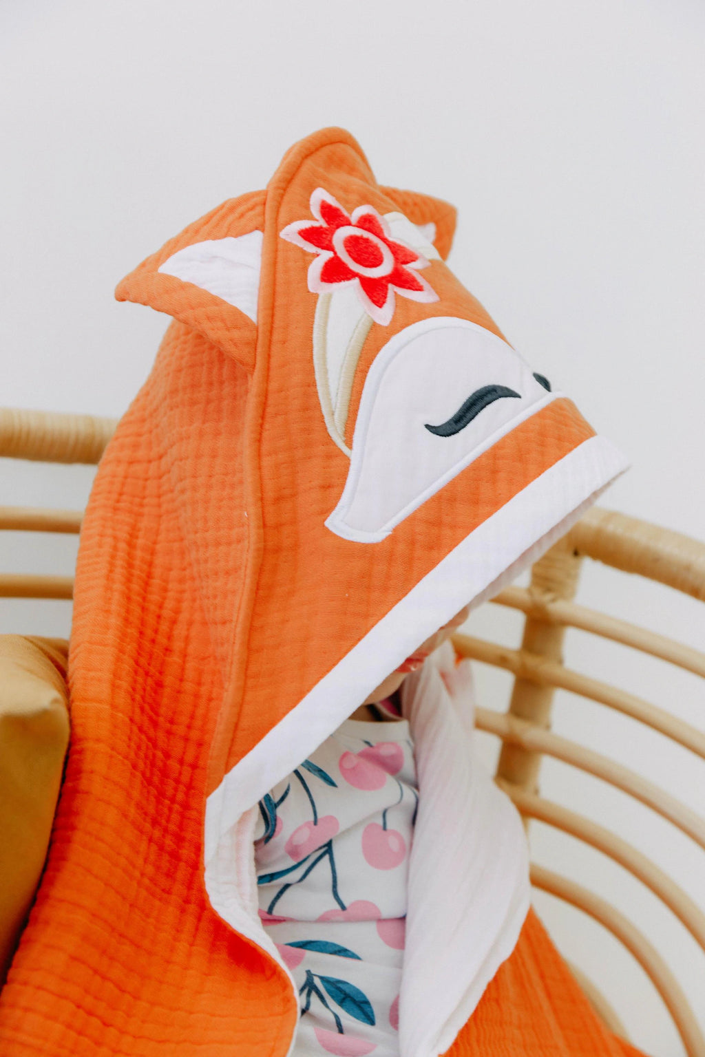 Muslin Hooded Towel with Fox Embroidery