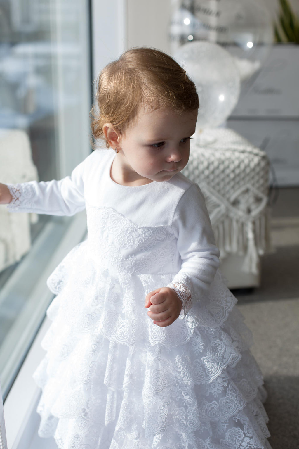 Long Sleeve White Lace Christening Gown for Baby Girls Birthday and Baptism Outfit