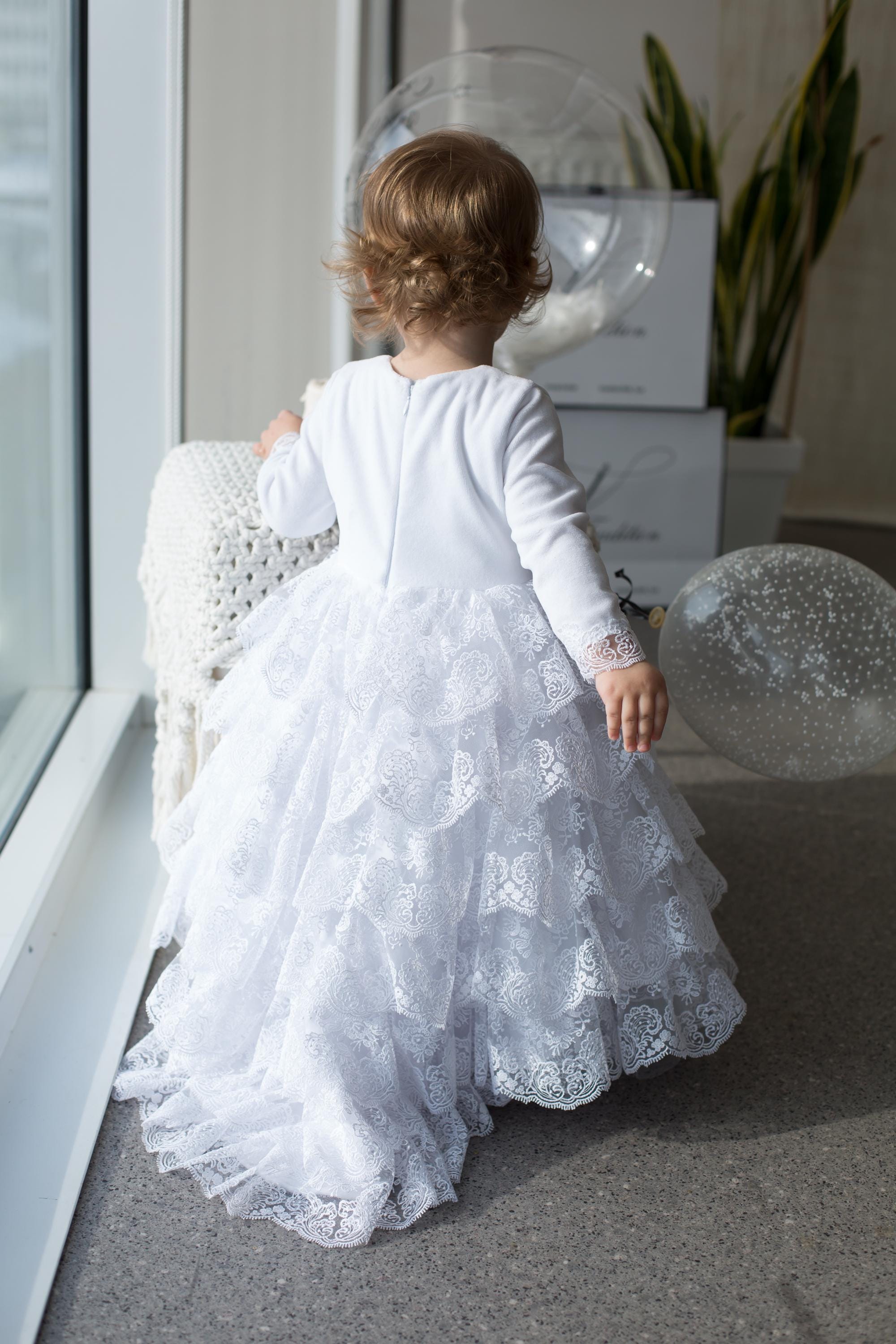 Long Sleeve White Lace Christening Gown for Baby Girls Birthday and Baptism Outfit
