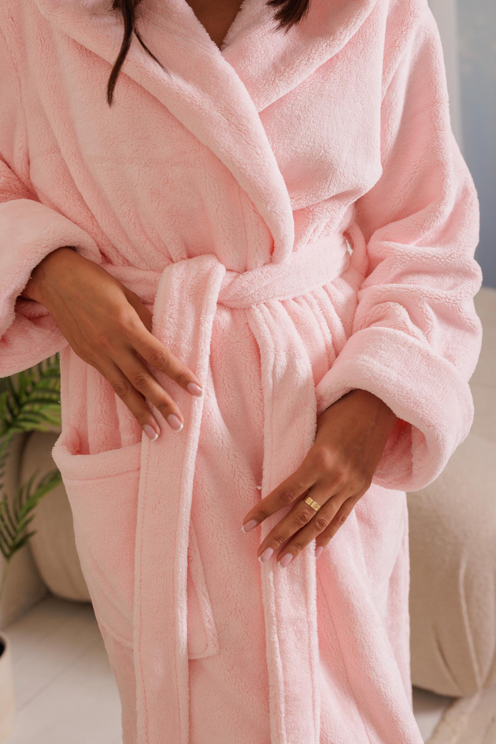 Women's Plush Hooded Bathrobe – Ultra-Soft Long Spa Robe